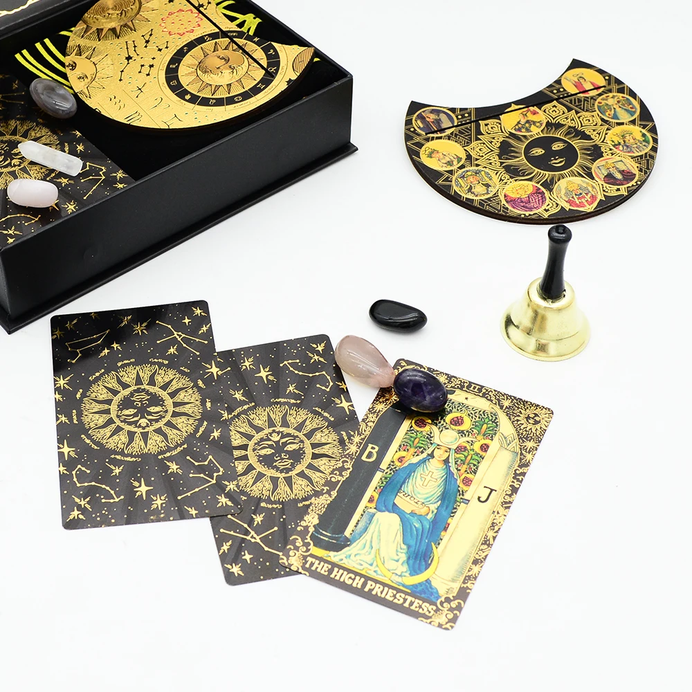 Deluxe Feather Black Gold Sun Gift Box Set Gold Foil Tarot 12 * 7cm Stamping PVC Waterproof Wear Resistant Board Game Card