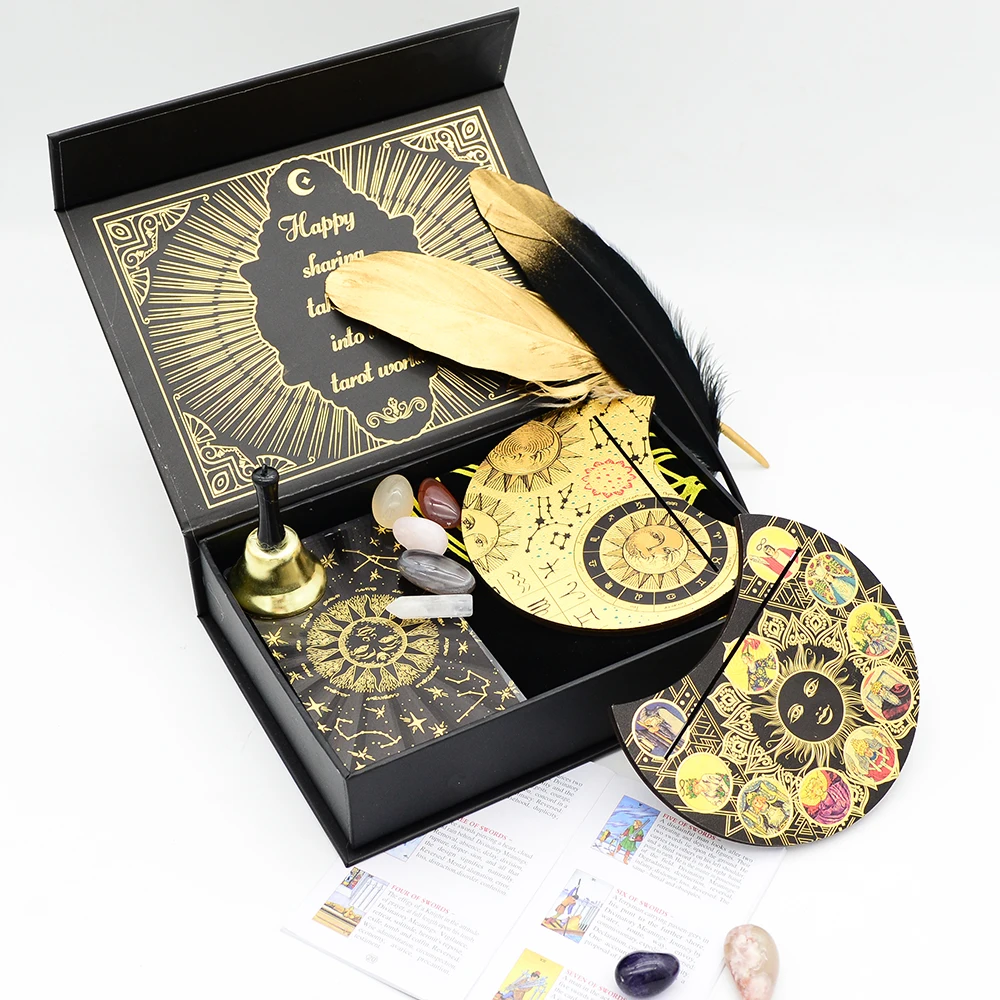 Deluxe Feather Black Gold Sun Gift Box Set Gold Foil Tarot 12 * 7cm Stamping PVC Waterproof Wear Resistant Board Game Card