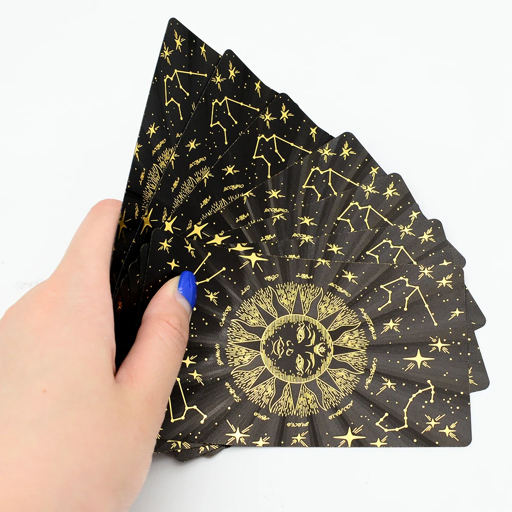 Deluxe Feather Black Gold Sun Gift Box Set Gold Foil Tarot 12 * 7cm Stamping PVC Waterproof Wear Resistant Board Game Card