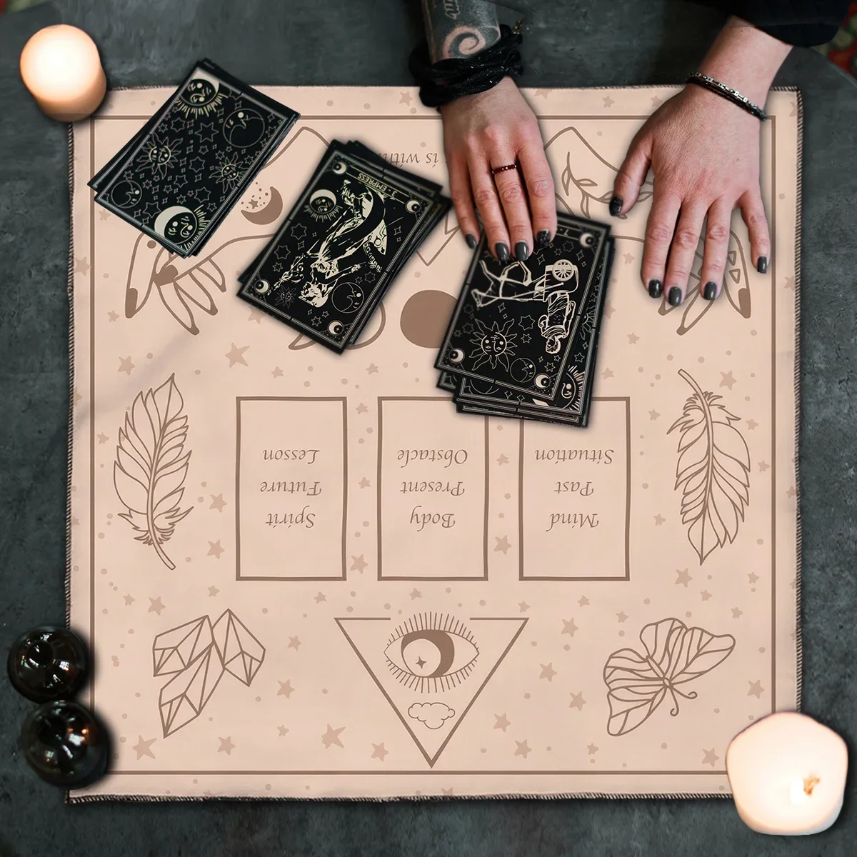 Moon Phase Cards Tarot Card Tablecloth Flowers Altar Cloth Pagan Pendulum Witchcraft Astrology Card Mat for Room Home Decor
