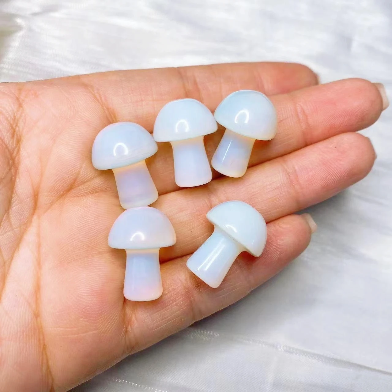 20mm Natural Mini Mushroom Crystal Quartz Statue Carved Mineral Reiki Healing Desktop Decoration Aquarium Home Graden Decoration