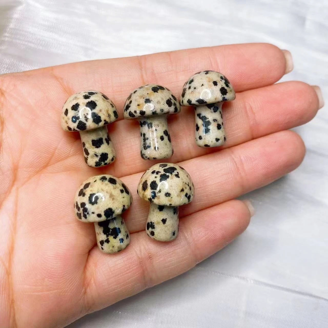 20mm Natural Mini Mushroom Crystal Quartz Statue Carved Mineral Reiki Healing Desktop Decoration Aquarium Home Graden Decoration