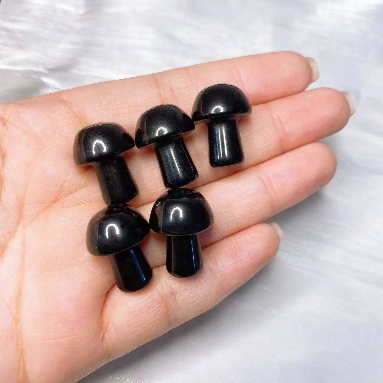 20mm Natural Mini Mushroom Crystal Quartz Statue Carved Mineral Reiki Healing Desktop Decoration Aquarium Home Graden Decoration