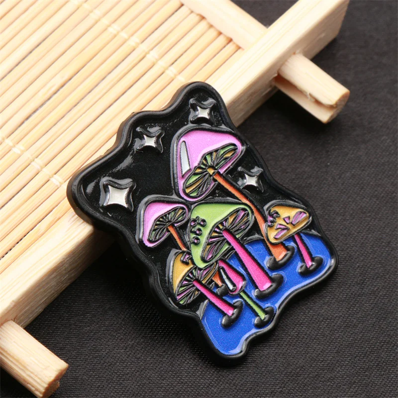 Elegant Alloy Mushroom Brooch, Novelty Badge for Enhanced Charm and Style Elegant Alloy Mushroom Brooch, Novelty Badge for Enhanced Charm and Style