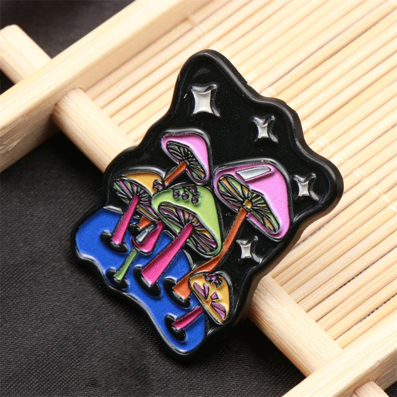 Elegant Alloy Mushroom Brooch, Novelty Badge for Enhanced Charm and Style Elegant Alloy Mushroom Brooch, Novelty Badge for Enhanced Charm and Style
