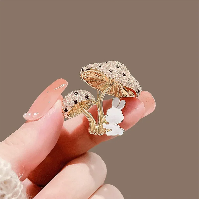 Lovely Mushroom Rabbit Brooch for Men Women Fashion Mushroom Rabbit Brooches Pins Jewelry Accessories Party Gifts 2025 Lovely Mushroom Rabbit Brooch for Men Women Fashion Mushroom Rabbit Brooches Pins Jewelry Accessories Party Gifts 2025