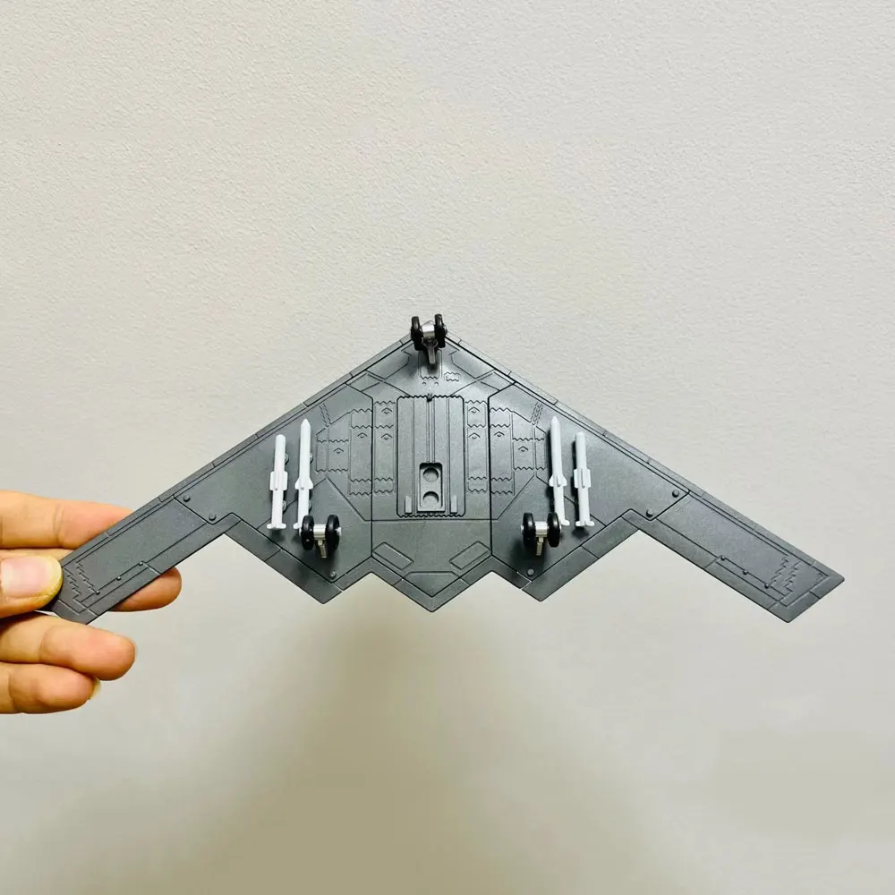 1:200 Scale plane US Air Force B2 B-2 A Ghost Bomber ABS Die-Cast Aircraft Model Collection Gift Display Home Decoration 1:200 Scale plane US Air Force B2 B-2 A Ghost Bomber ABS Die-Cast Aircraft Model Collection Gift Display Home Decoration