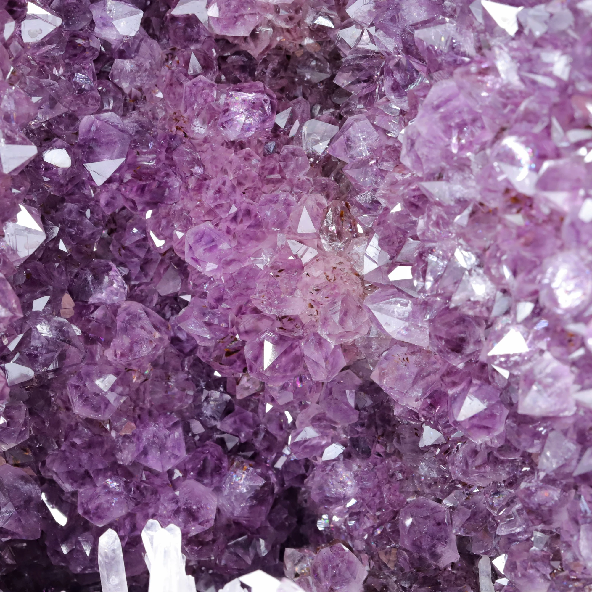 Natural Native Amethyst Cave Quartz Crystal Specimen Reiki Healing Fortune Home Office Decoration ZJD2025YILUN04 Natural Native Amethyst Cave Quartz Crystal Specimen Reiki Healing Fortune Home Office Decoration ZJD2025YILUN04