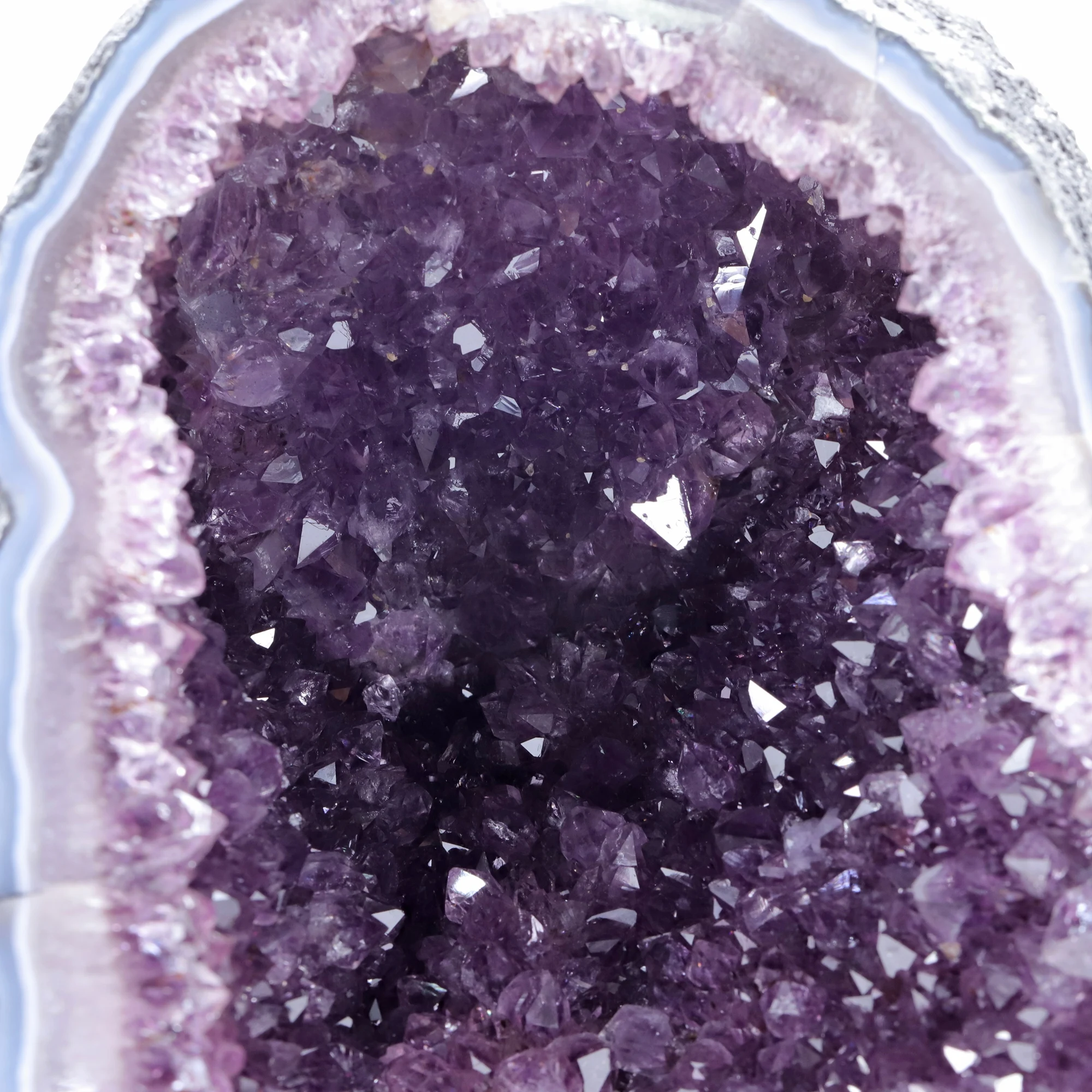 Natural Native Amethyst Cave Quartz Crystal Specimen Reiki Healing Fortune Home Office Decoration ZJD2025YILUN04 Natural Native Amethyst Cave Quartz Crystal Specimen Reiki Healing Fortune Home Office Decoration ZJD2025YILUN04