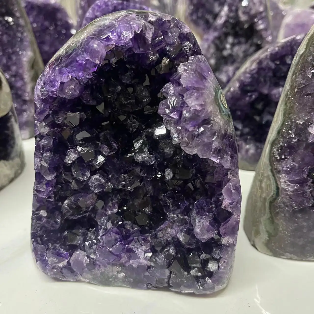Geode Brazil Amethyst Natural Mineral Specimen Raw Quartz Purple Crystal Healing Stones Home Decoration Gift Cluster