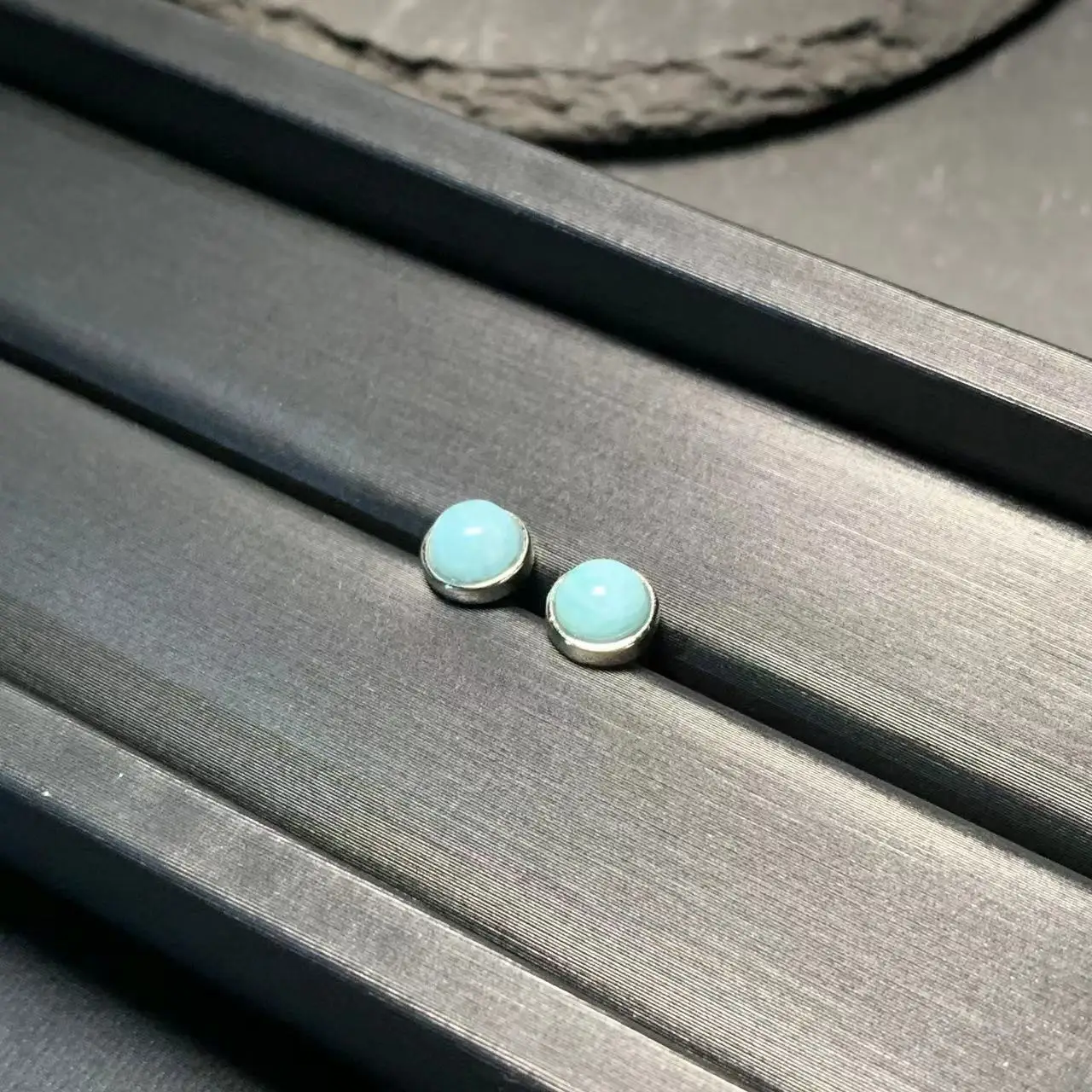 HEYYA STONE Round Natural Larimar Stud Earrings For Women 925 Silver Earrings Simple Fine Jewelry Stone Gemstone Classic Style HEYYA STONE Round Natural Larimar Stud Earrings For Women 925 Silver Earrings Simple Fine Jewelry Stone Gemstone Classic Style